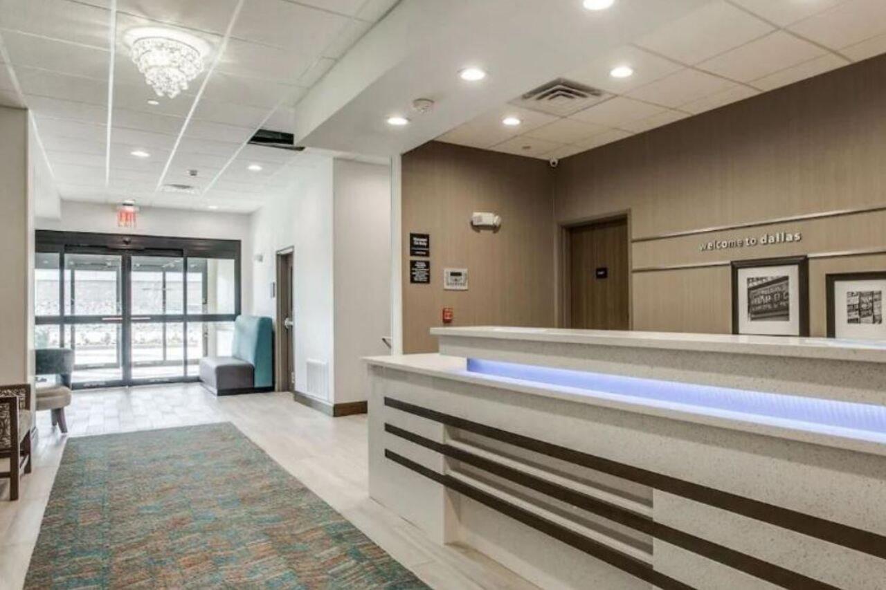 Hampton Inn & Suites Dallas-Central Expy/North Park Area Extérieur photo