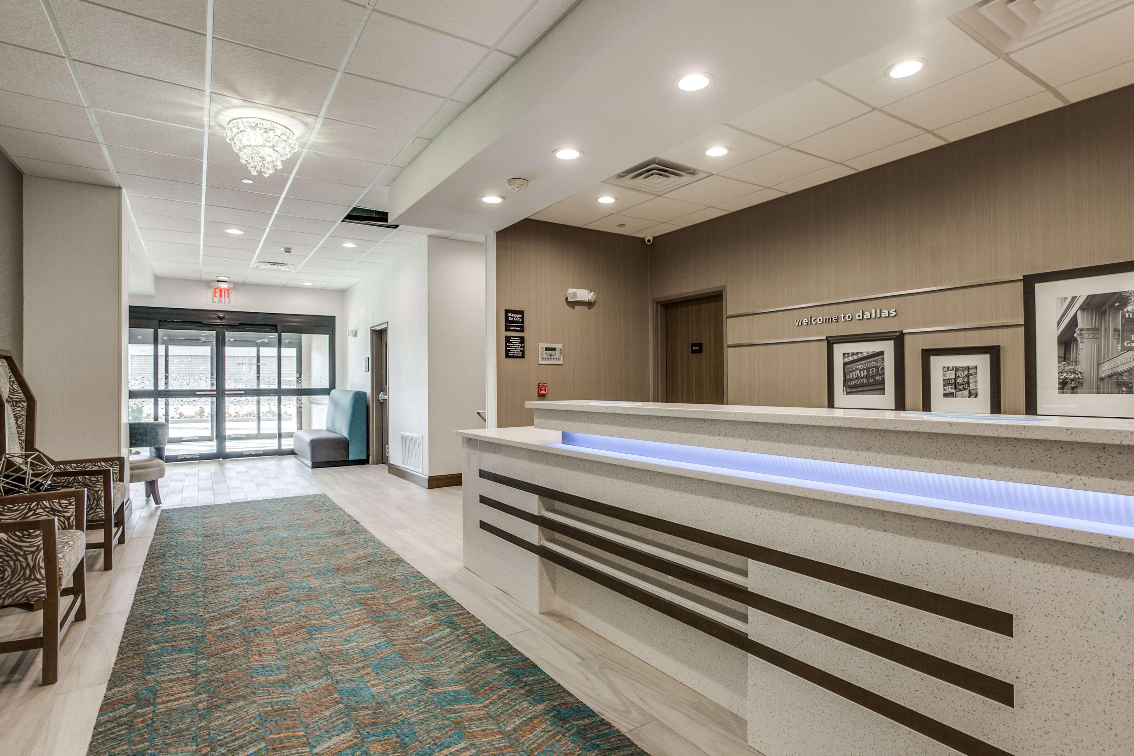 Hampton Inn & Suites Dallas-Central Expy/North Park Area Extérieur photo