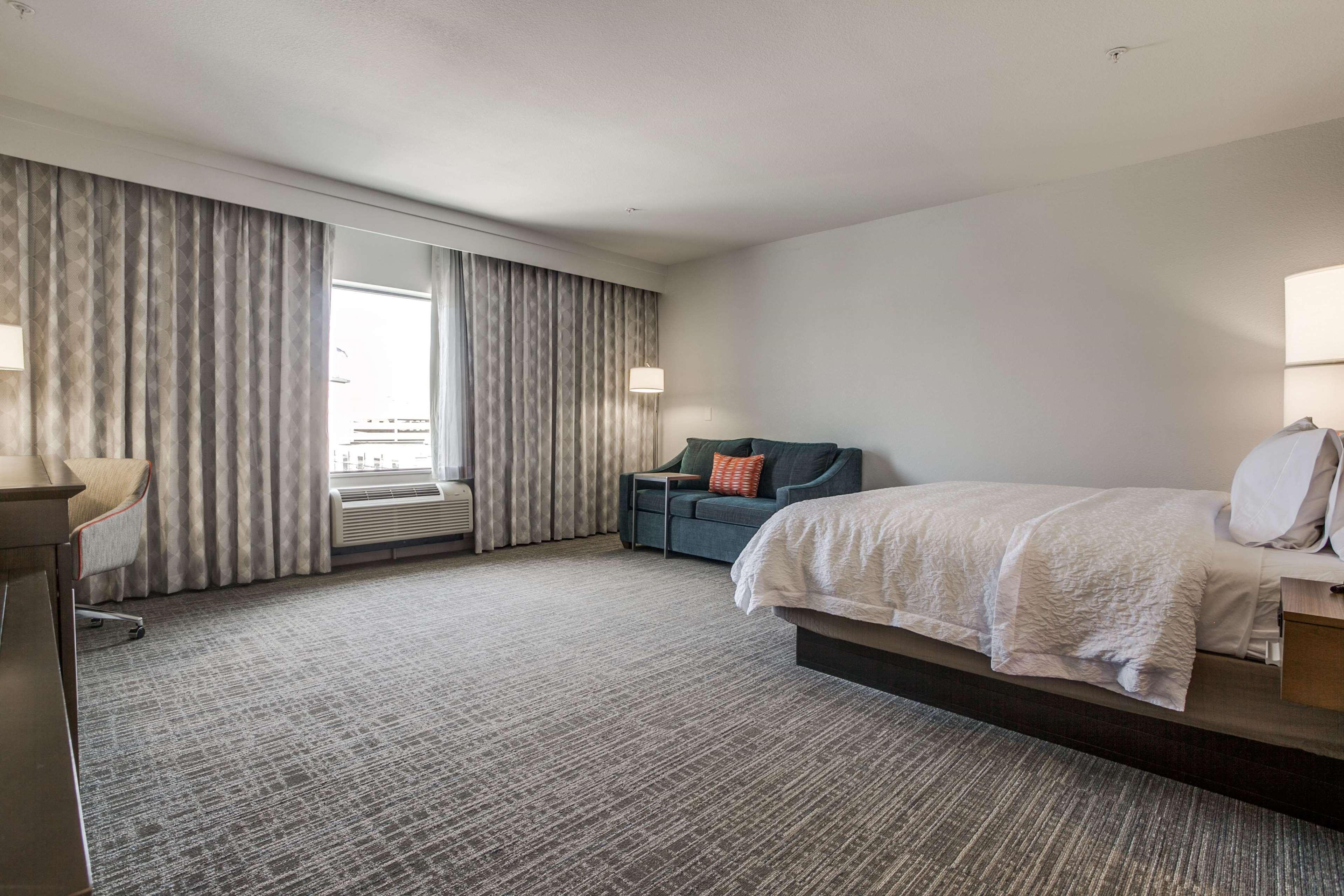 Hampton Inn & Suites Dallas-Central Expy/North Park Area Extérieur photo