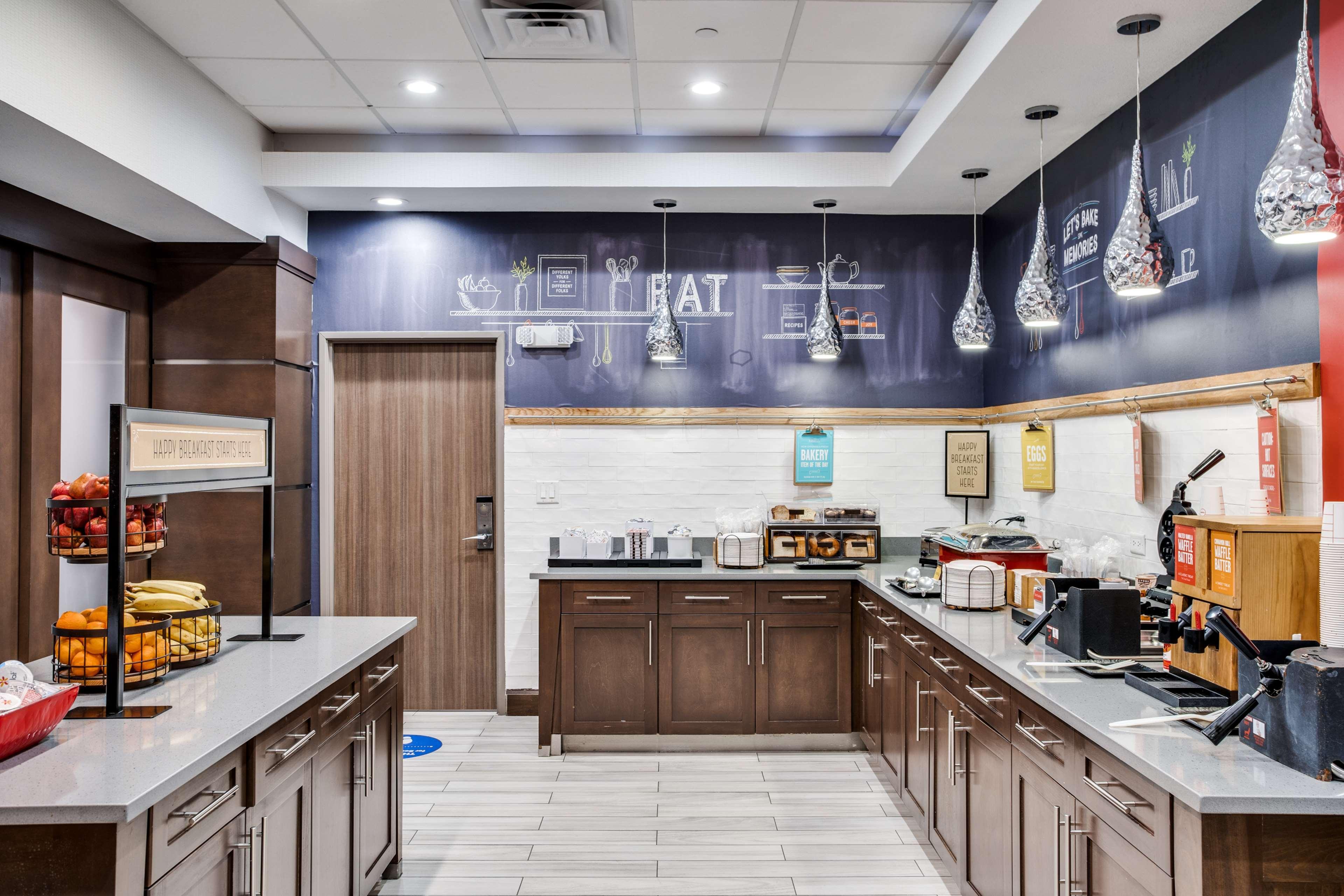 Hampton Inn & Suites Dallas-Central Expy/North Park Area Extérieur photo