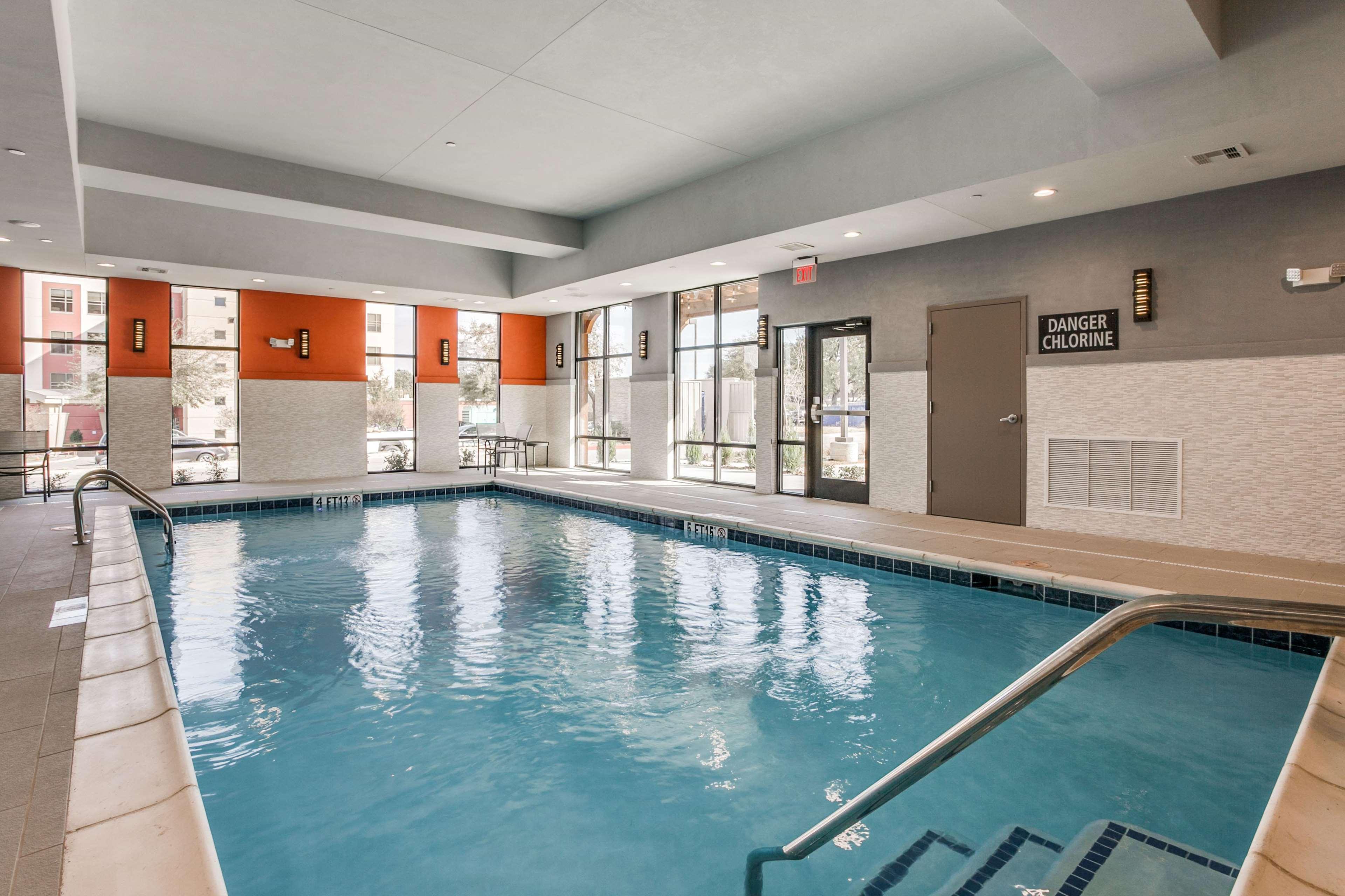 Hampton Inn & Suites Dallas-Central Expy/North Park Area Extérieur photo