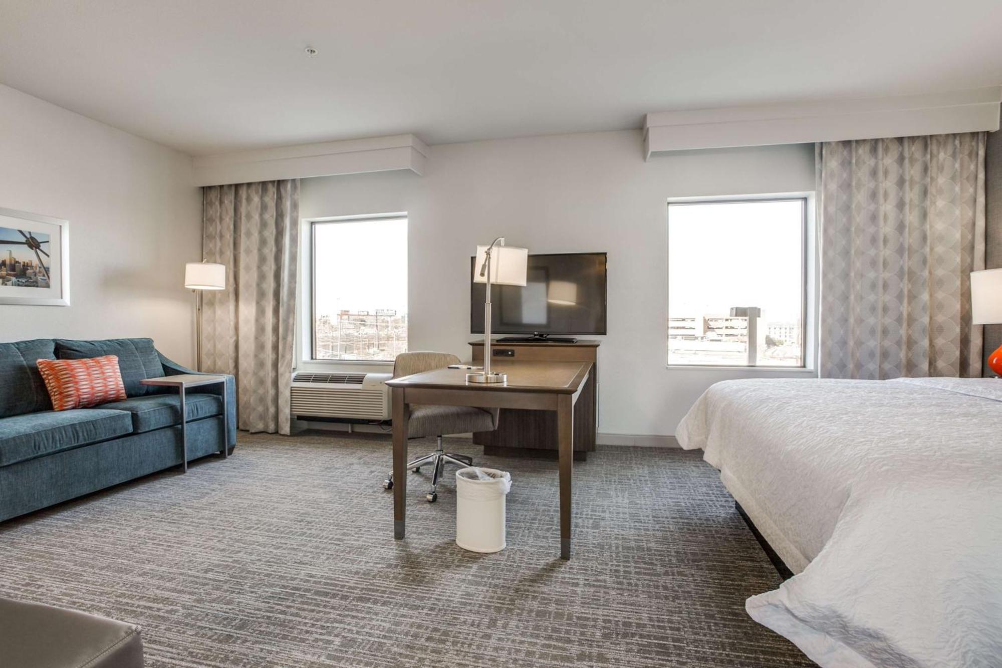 Hampton Inn & Suites Dallas-Central Expy/North Park Area Extérieur photo