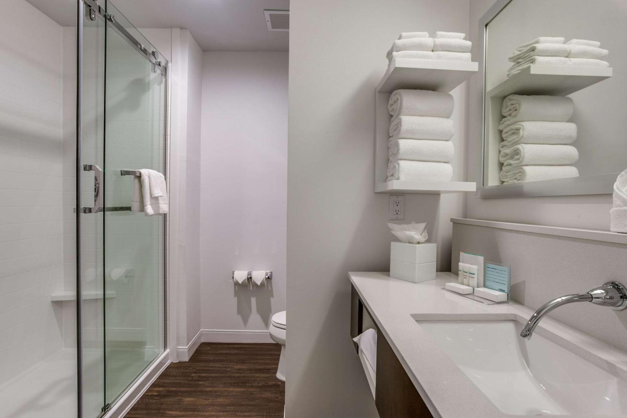 Hampton Inn & Suites Dallas-Central Expy/North Park Area Extérieur photo