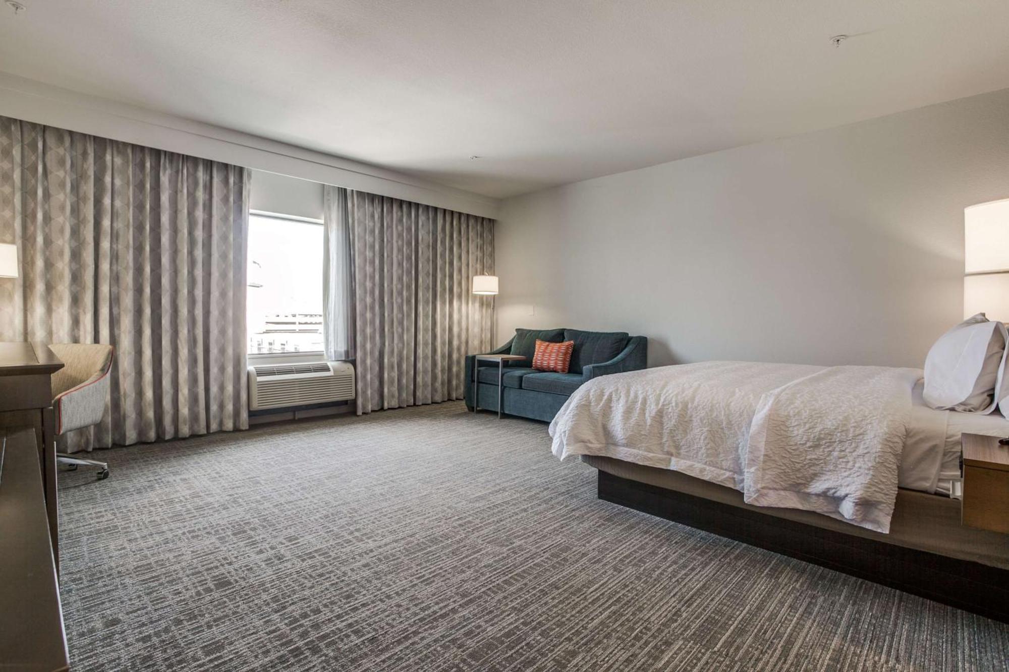 Hampton Inn & Suites Dallas-Central Expy/North Park Area Extérieur photo
