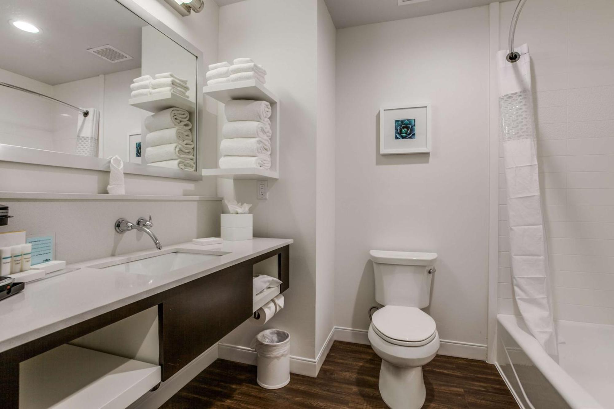 Hampton Inn & Suites Dallas-Central Expy/North Park Area Extérieur photo