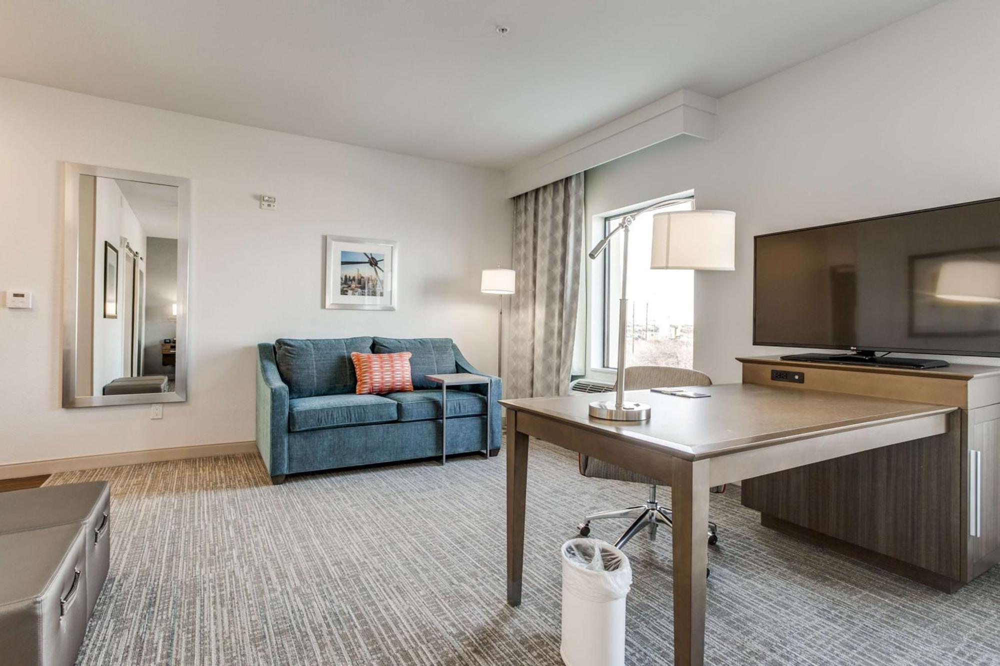 Hampton Inn & Suites Dallas-Central Expy/North Park Area Extérieur photo