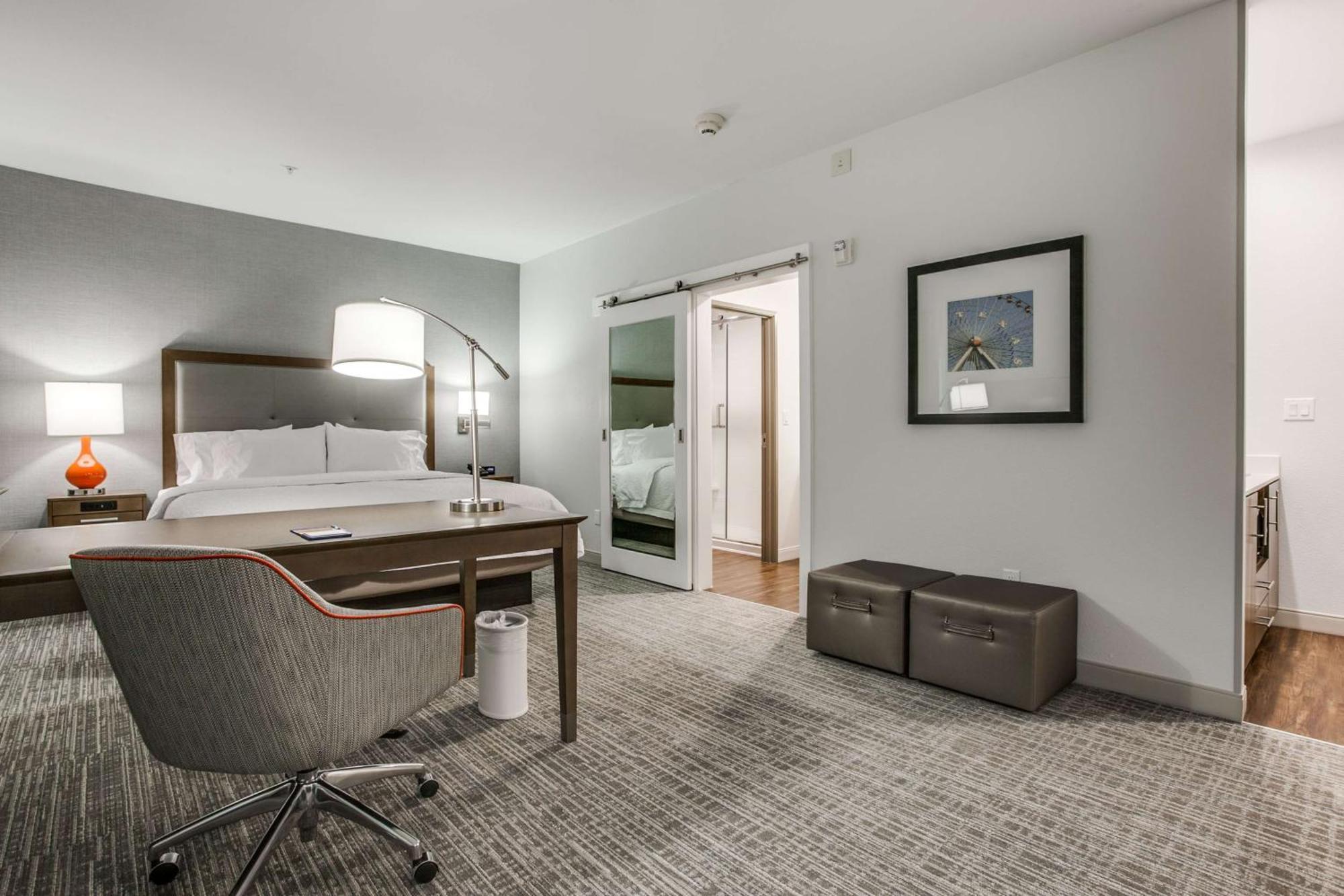 Hampton Inn & Suites Dallas-Central Expy/North Park Area Extérieur photo